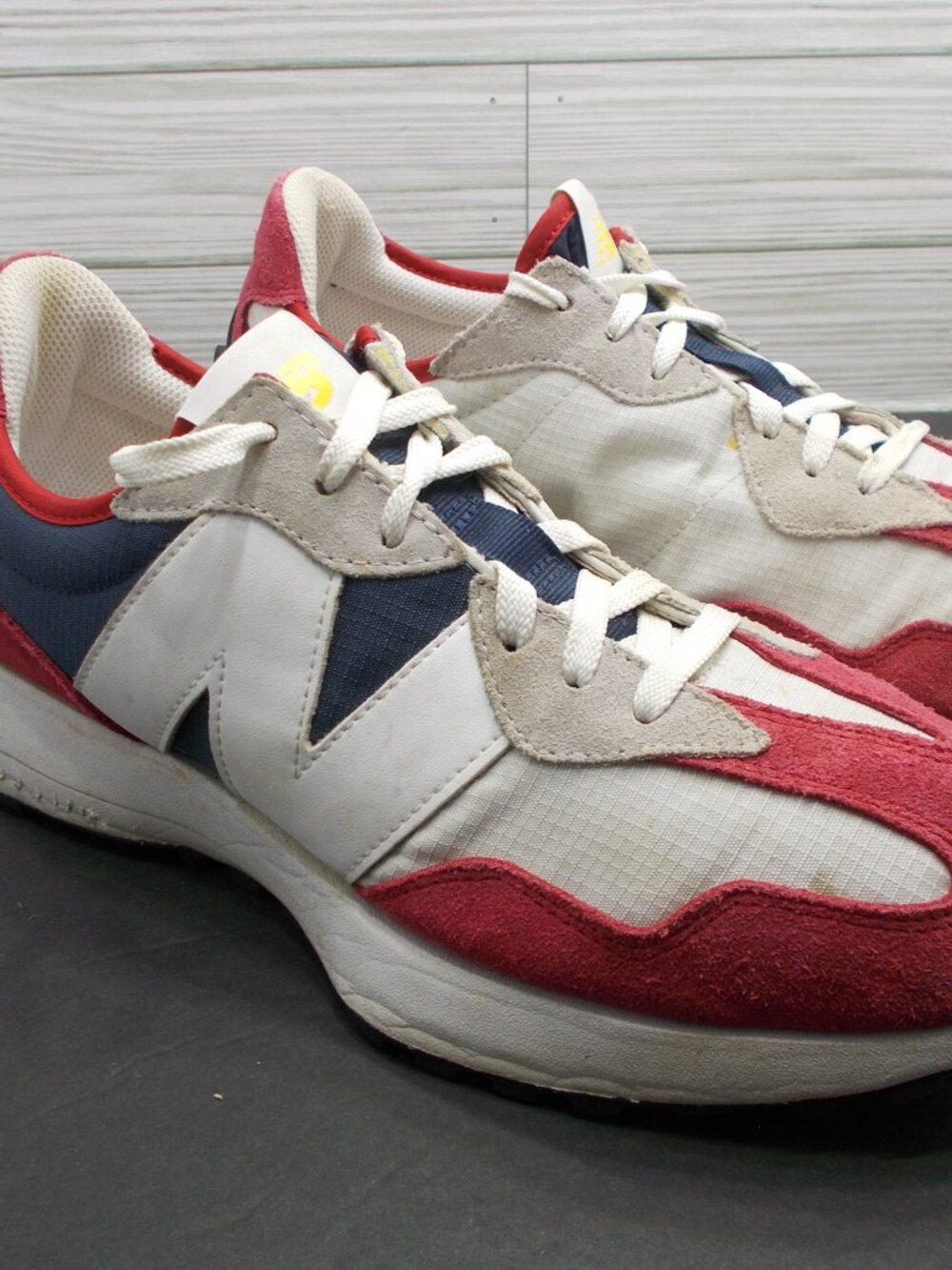 New Balance 327 Men’s Multicolor Colorblock Low Tops Size 11